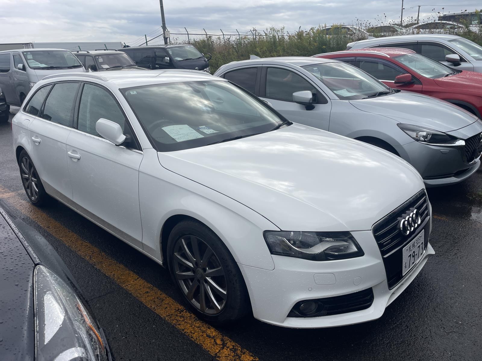 2010 Audi A4 Avant Wagon 2